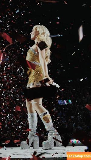 Sabrina Carpenter photo #3616