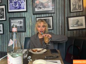 Sabrina Carpenter photo #3625