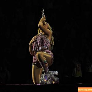 Sabrina Carpenter photo #3630