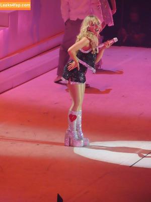 Sabrina Carpenter photo #3636