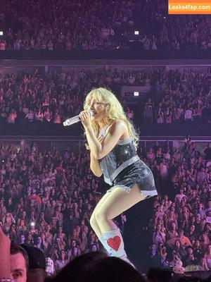 Sabrina Carpenter photo #3638