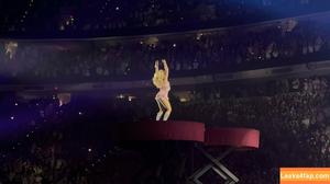 Sabrina Carpenter photo #3723