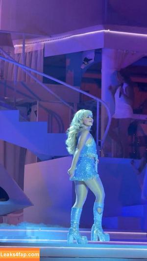 Sabrina Carpenter photo #3755