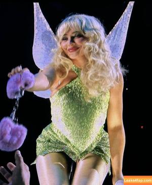 Sabrina Carpenter photo #3804