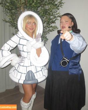 Sabrina Carpenter photo #3859