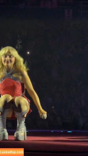 Sabrina Carpenter photo #3870