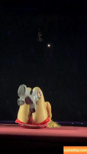 Sabrina Carpenter photo #3874