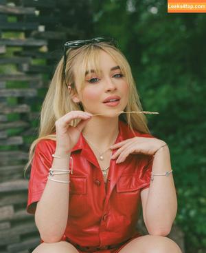 Sabrina Carpenter photo #3918