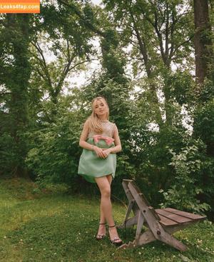 Sabrina Carpenter photo #3921