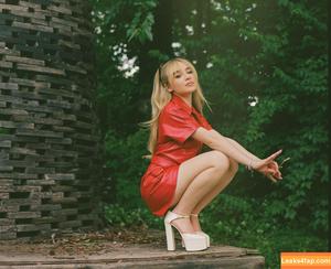 Sabrina Carpenter photo #3931