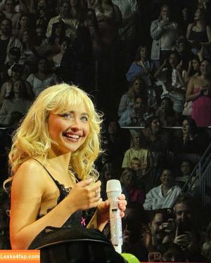 Sabrina Carpenter photo #3937