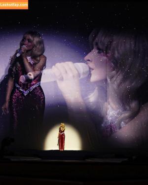 Sabrina Carpenter photo #3949