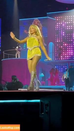 Sabrina Carpenter photo #3997