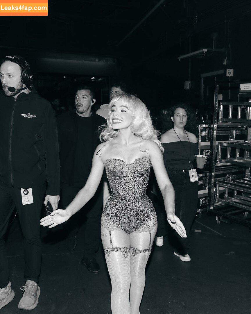 Sabrina Carpenter / https: / sabrinacarpenter leaked photo photo #4036