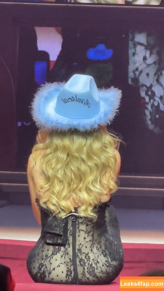 Sabrina Carpenter / https: / sabrinacarpenter leaked photo photo #4072