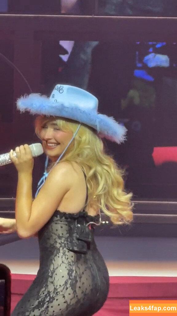 Sabrina Carpenter / https: / sabrinacarpenter leaked photo photo #4074