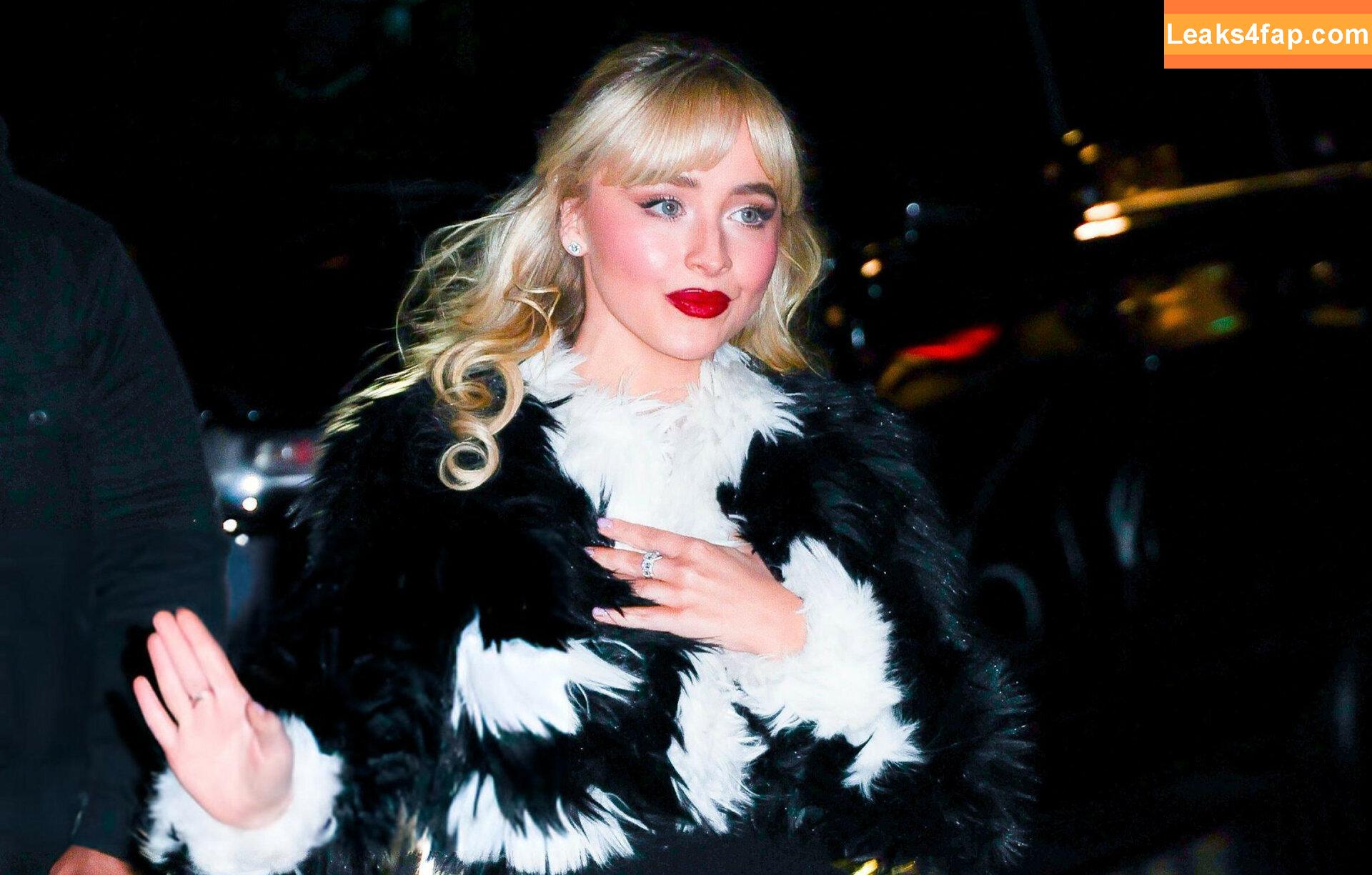 Sabrina Carpenter / https: / sabrinacarpenter leaked photo photo #4124