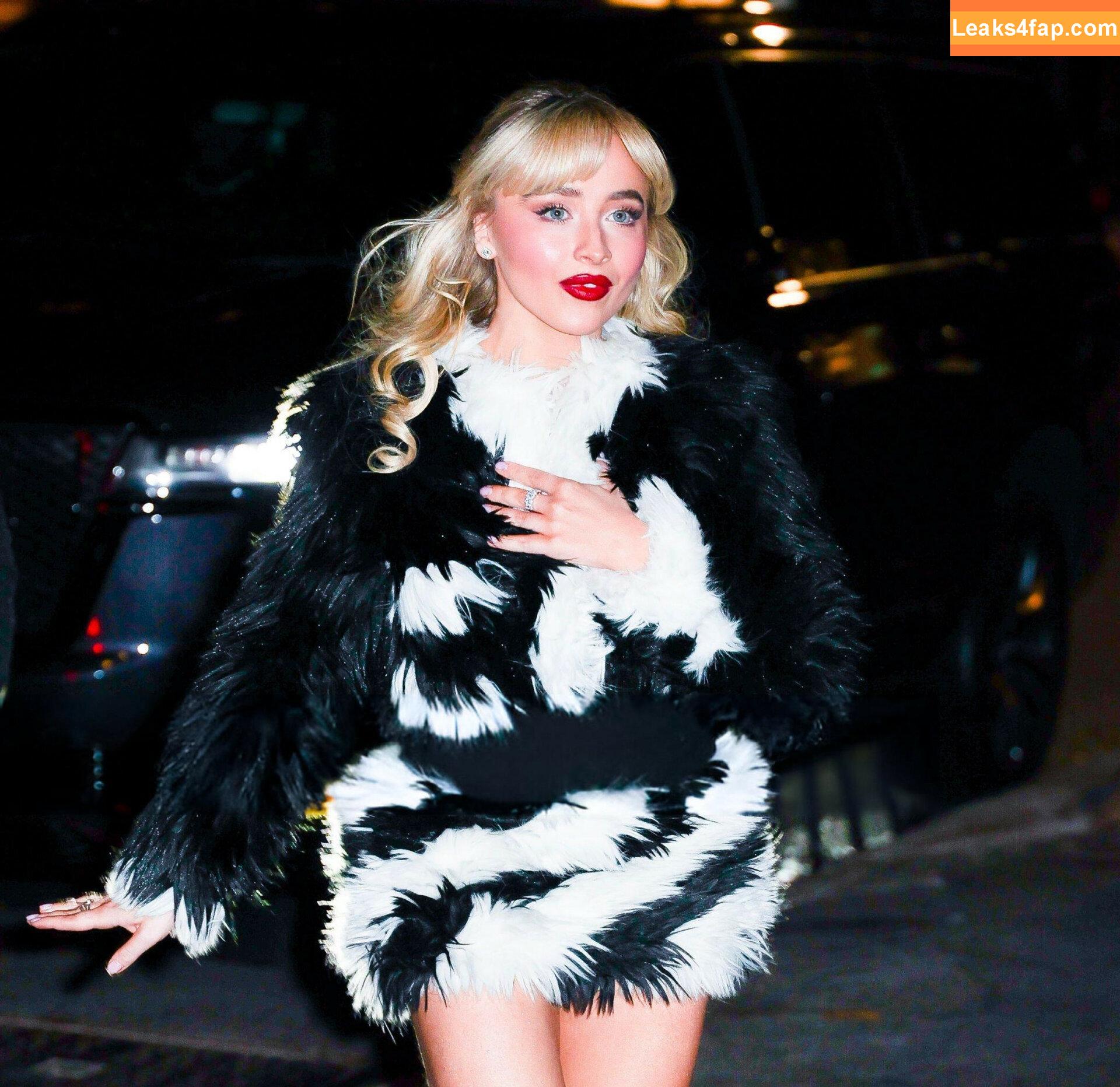 Sabrina Carpenter / https: / sabrinacarpenter leaked photo photo #4130