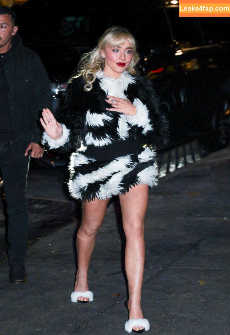 Sabrina Carpenter / https: / sabrinacarpenter leaked photo photo #4134