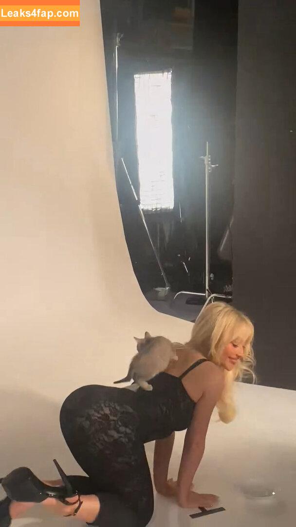 Sabrina Carpenter / sabrinacarpenter слитое фото фото #4345