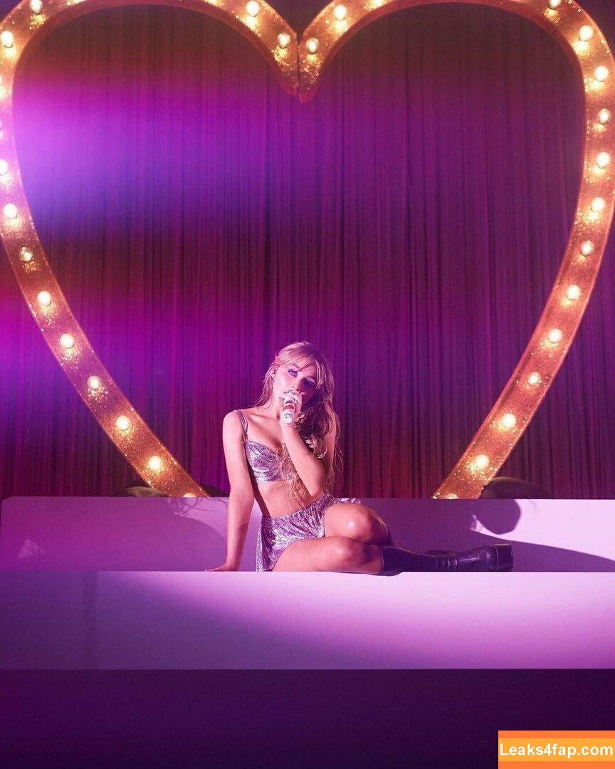 Sabrina Carpenter / sabrinacarpenter leaked photo photo #4388