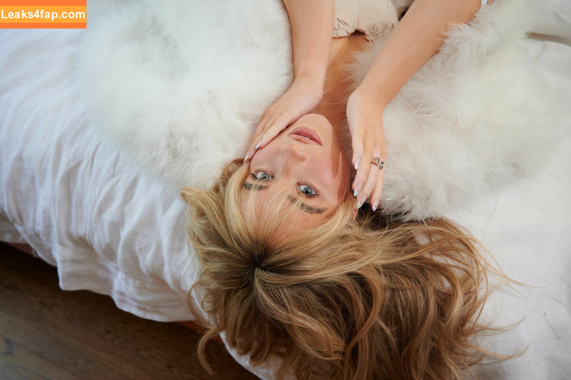 Sabrina Carpenter / sabrinacarpenter leaked photo photo #4415