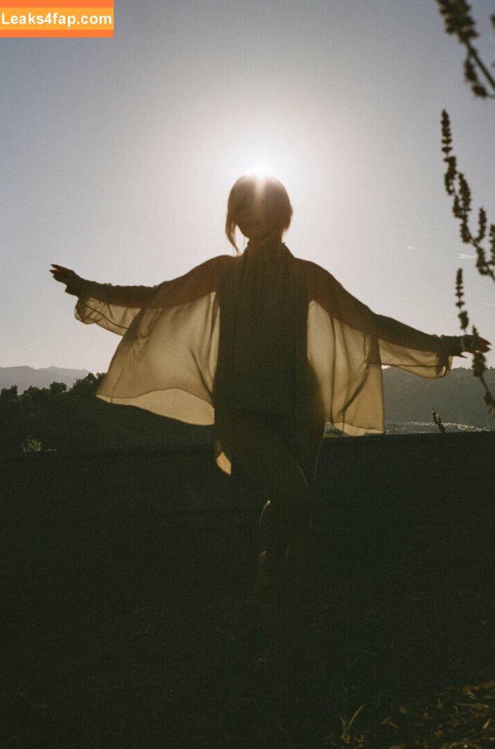 Sabrina Carpenter / sabrinacarpenter leaked photo photo #4448