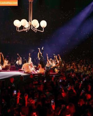 Sabrina Carpenter photo #4034