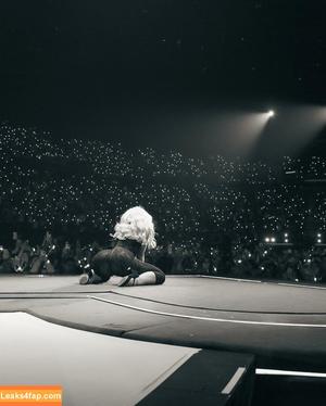 Sabrina Carpenter photo #4057