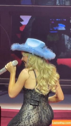 Sabrina Carpenter photo #4073