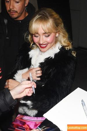 Sabrina Carpenter photo #4125