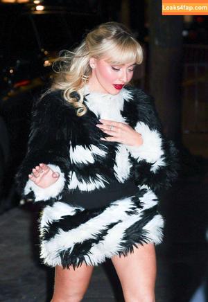 Sabrina Carpenter photo #4127