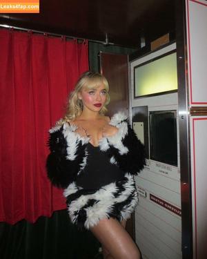 Sabrina Carpenter photo #4154