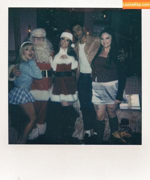 Sabrina Carpenter photo #4175