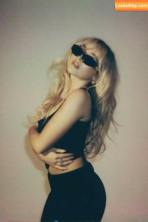 Sabrina Carpenter photo #4202