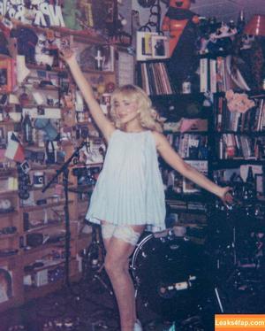 Sabrina Carpenter photo #4315