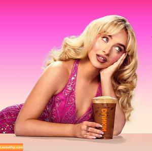 Sabrina Carpenter photo #4337