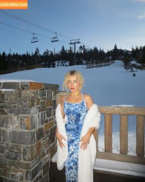 Sabrina Carpenter photo #4346