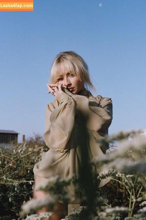 Sabrina Carpenter photo #4555
