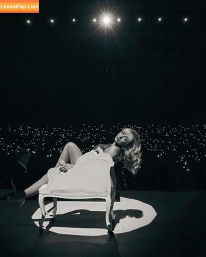 Sabrina Carpenter photo #4972