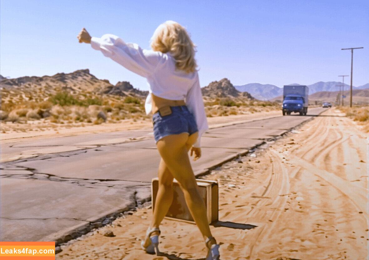 Sabrina Carpenter / sabrinacarpenter leaked photo photo #5096