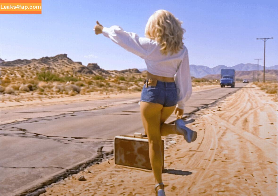 Sabrina Carpenter / sabrinacarpenter leaked photo photo #5098