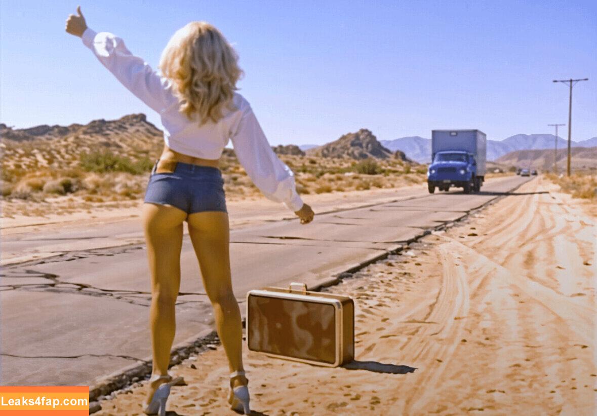 Sabrina Carpenter / sabrinacarpenter leaked photo photo #5099