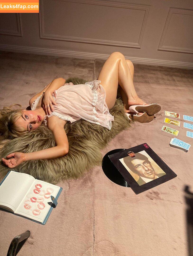 Sabrina Carpenter / sabrinacarpenter leaked photo photo #5206