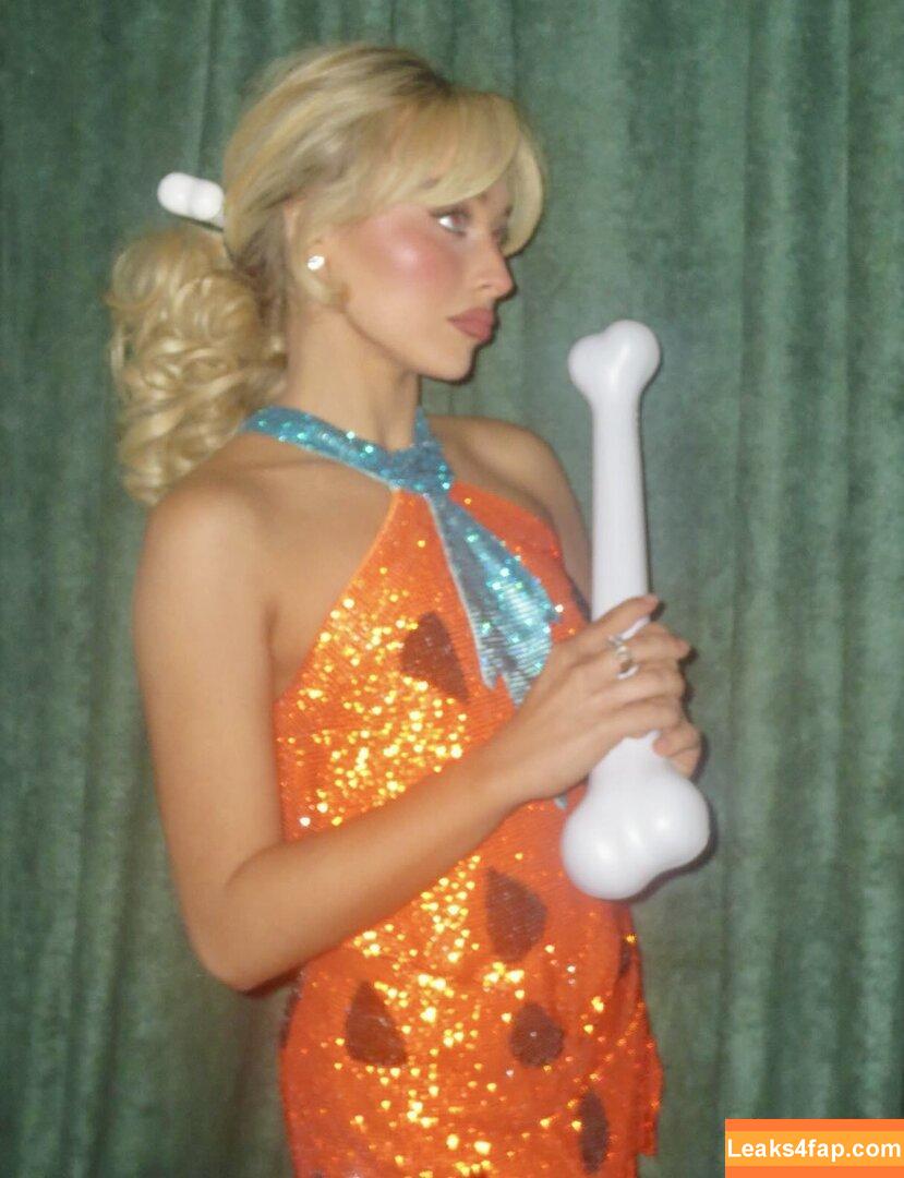 Sabrina Carpenter / sabrinacarpenter leaked photo photo #5387