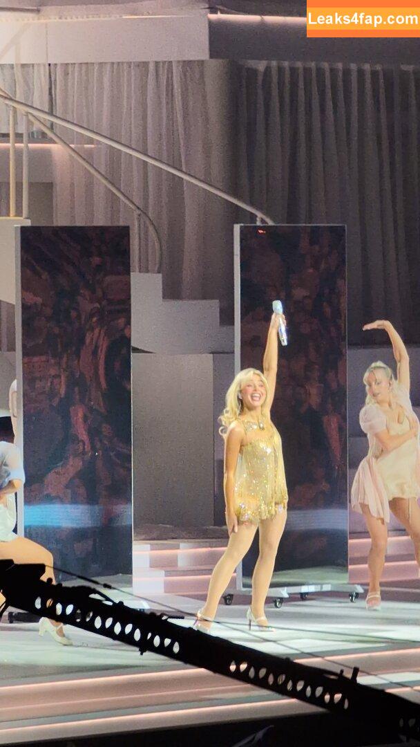 Sabrina Carpenter / https: / sabrinacarpenter leaked photo photo #5447