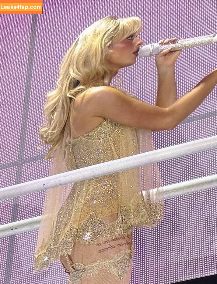 Sabrina Carpenter / https: / sabrinacarpenter leaked photo photo #5452