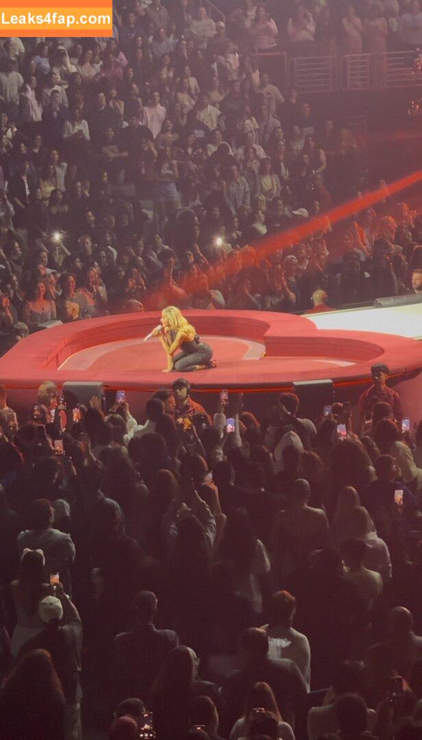 Sabrina Carpenter / https: / sabrinacarpenter leaked photo photo #5468