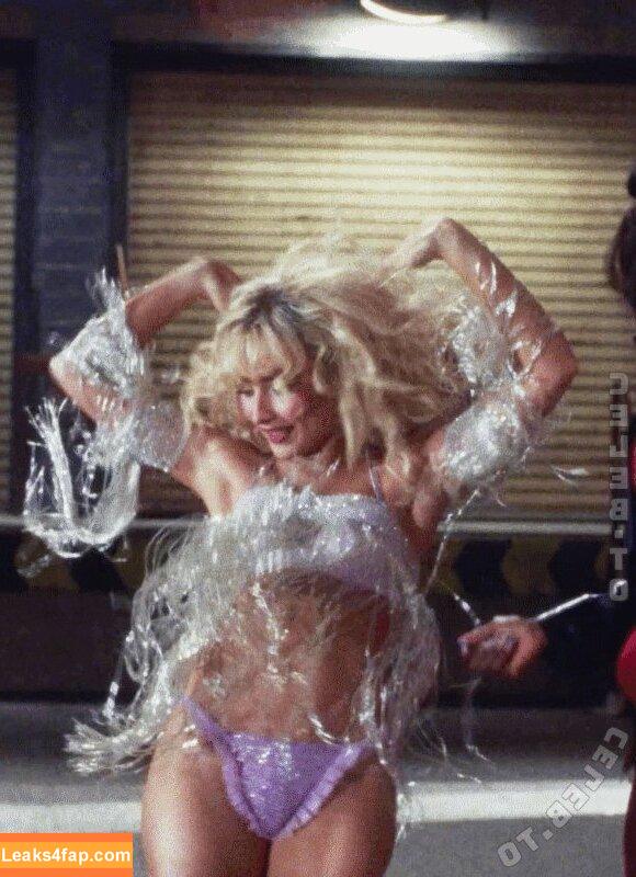 Sabrina Carpenter / https: / sabrinacarpenter слитое фото фото #5488