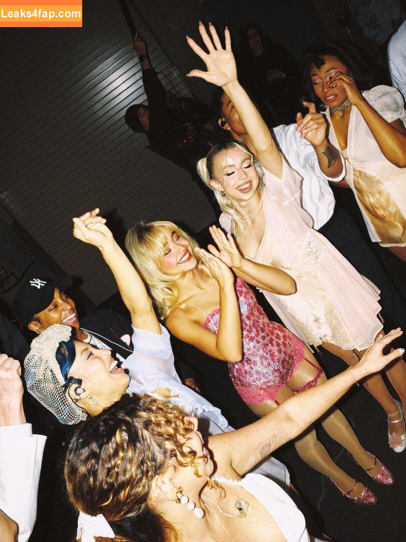 Sabrina Carpenter / https: / sabrinacarpenter leaked photo photo #5499